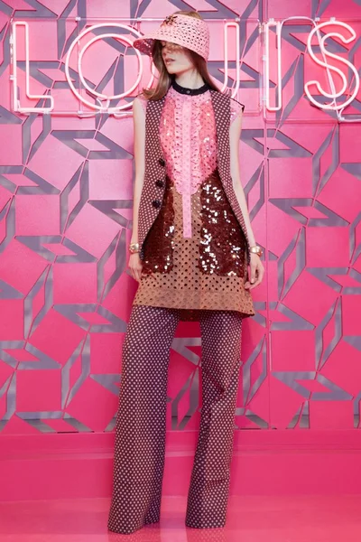 Look 14